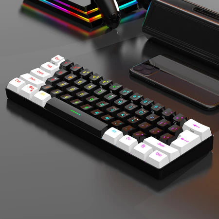 Teclado com fio 61 teclas RGB Backlight Mini cabo de alimentação plugável USB-C compacto